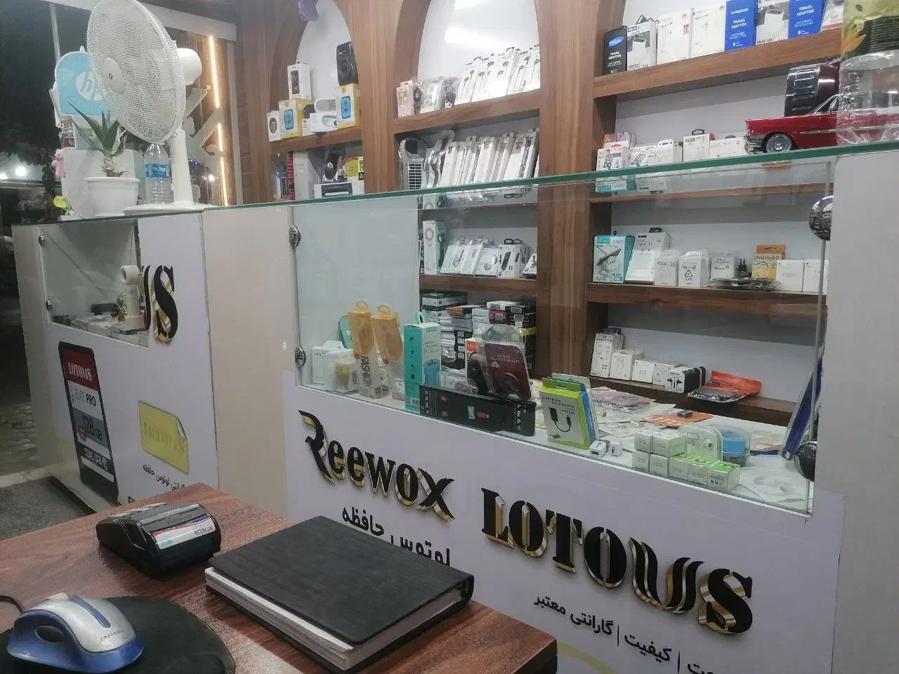 واگذاری مغازه موبایل|فروشگاه و مغازه|خمینی‌شهر, |دیوار