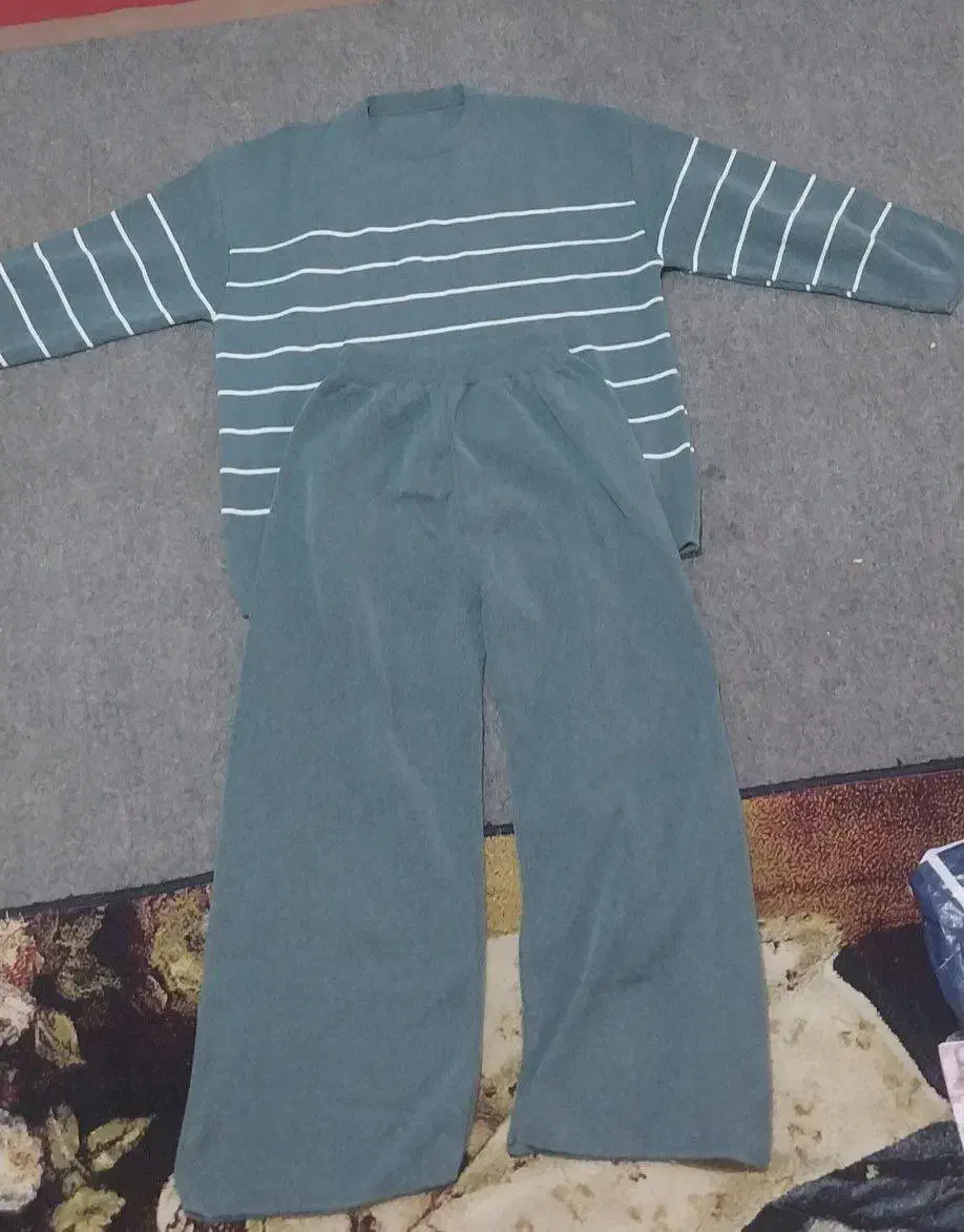 بلوز  شلوار بافتنی|لباس|میانه, |دیوار