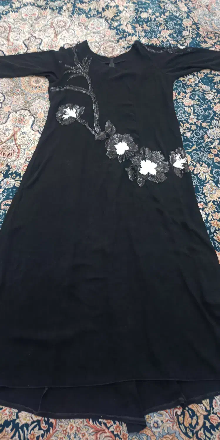 لباس مجلسی|لباس|میانه, |دیوار