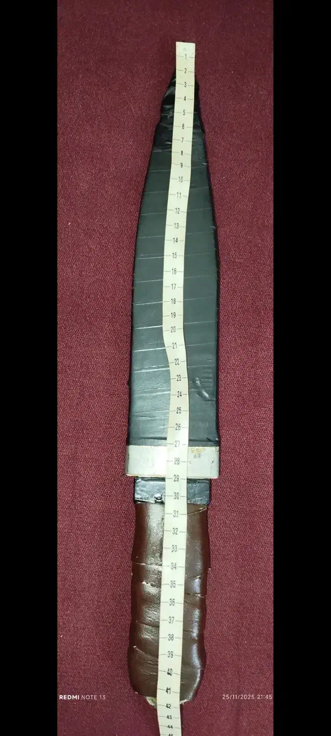 چاقو|کلکسیون اشیاء عتیقه|پاکدشت, پاکدشت (مامازند)|دیوار