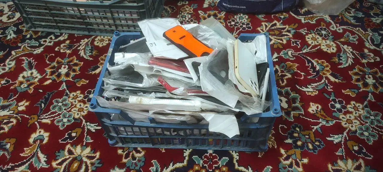 تابلومبایل مغازه رو جمع کردم اجناسشوباهم میفروشم|لوازم جانبی موبایل و تبلت|مشهد, صیاد شیرازی|دیوار