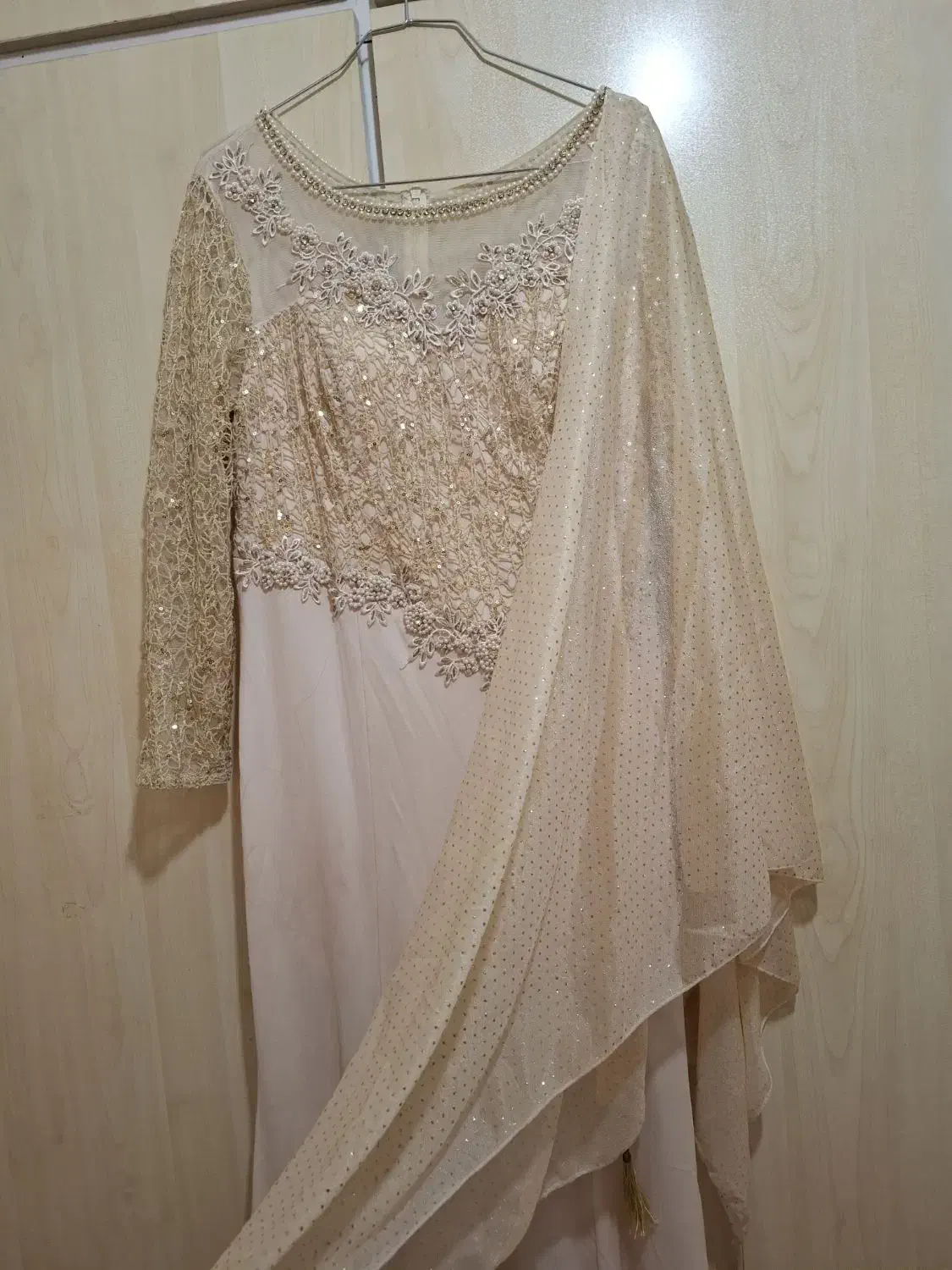 لباس و شال کاملا نو فروشی|لباس|خورموج, |دیوار