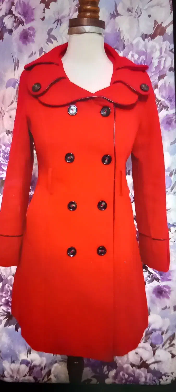 تعدادی لباس مجلسی وپالتو وشنل دخترانه در حدنو|لباس|ابهر, |دیوار