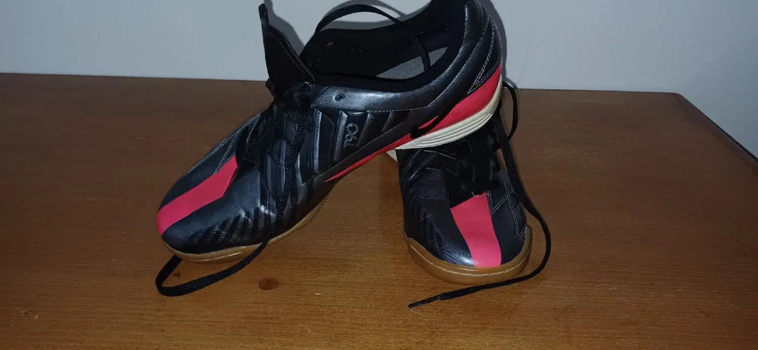 کفش فوتبال اصل|کیف، کفش، کمربند|مریوان, |دیوار