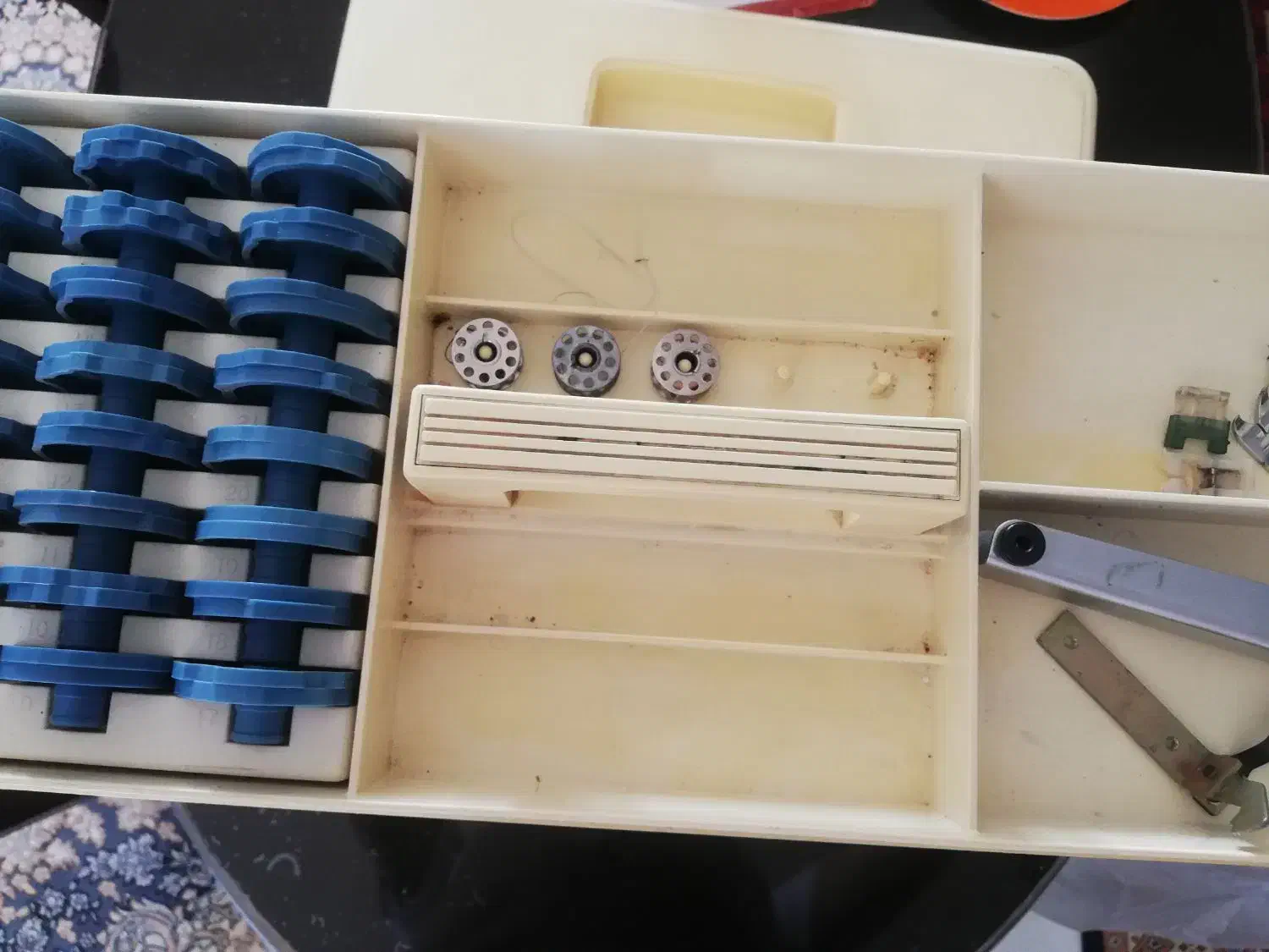 چرخ خیاطی ژانومه 802|چرخ خیاطی و ریسندگی|صدرا-فارس, فاز ۱|دیوار