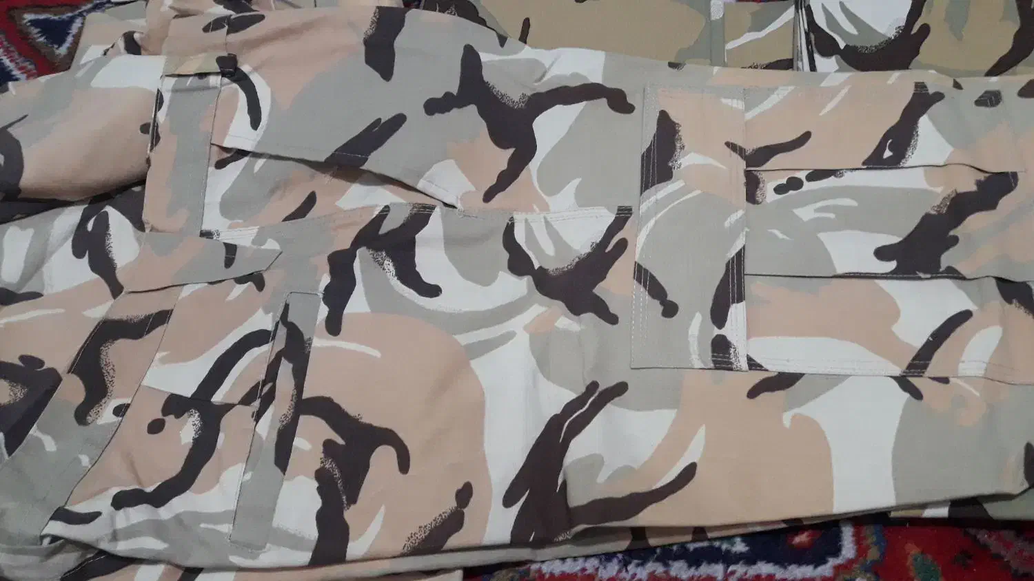 لباس نظامی|لباس|تهران, بوستان جنگلی لویزان|دیوار