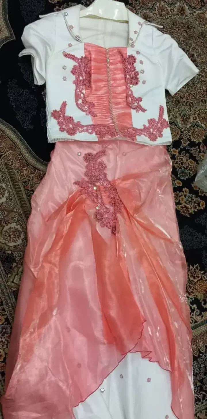 لباس مجلسی|لباس|لاهیجان, گلستان|دیوار