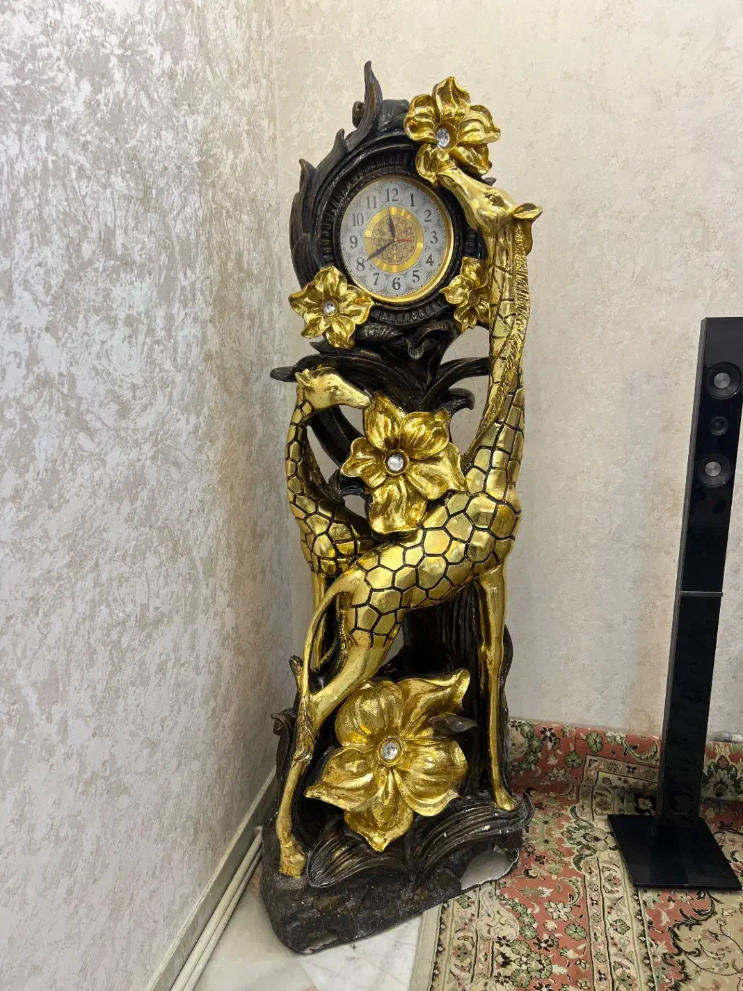 ساعت ایستاده مجسمه زرافه پلی استر طلا کوب|ساعت دیواری و تزئینی|تهران, منیریه|دیوار