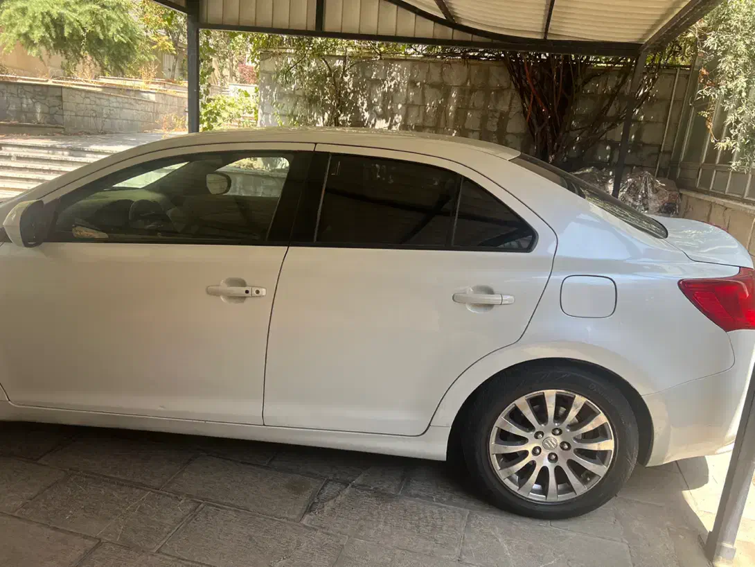 سوزوکی کیزاشی نیمه فول ۲۰۱۲|خودرو سواری و وانت|تهران, کاشانک|دیوار