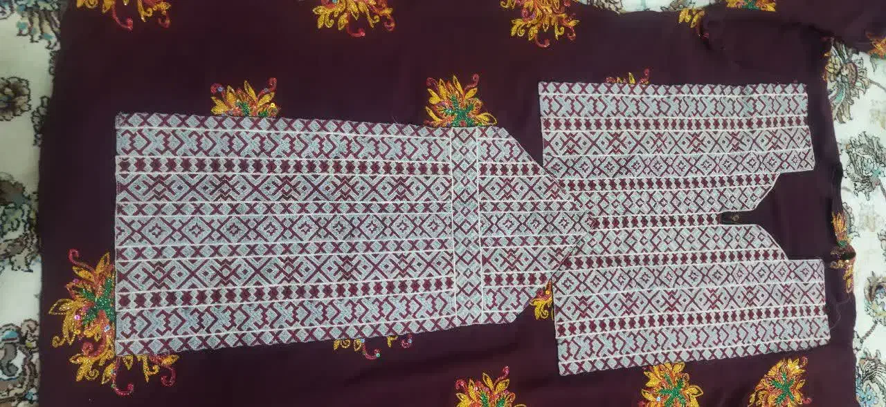 لباس زنانه بلوچی|لباس|کرباسک, |دیوار