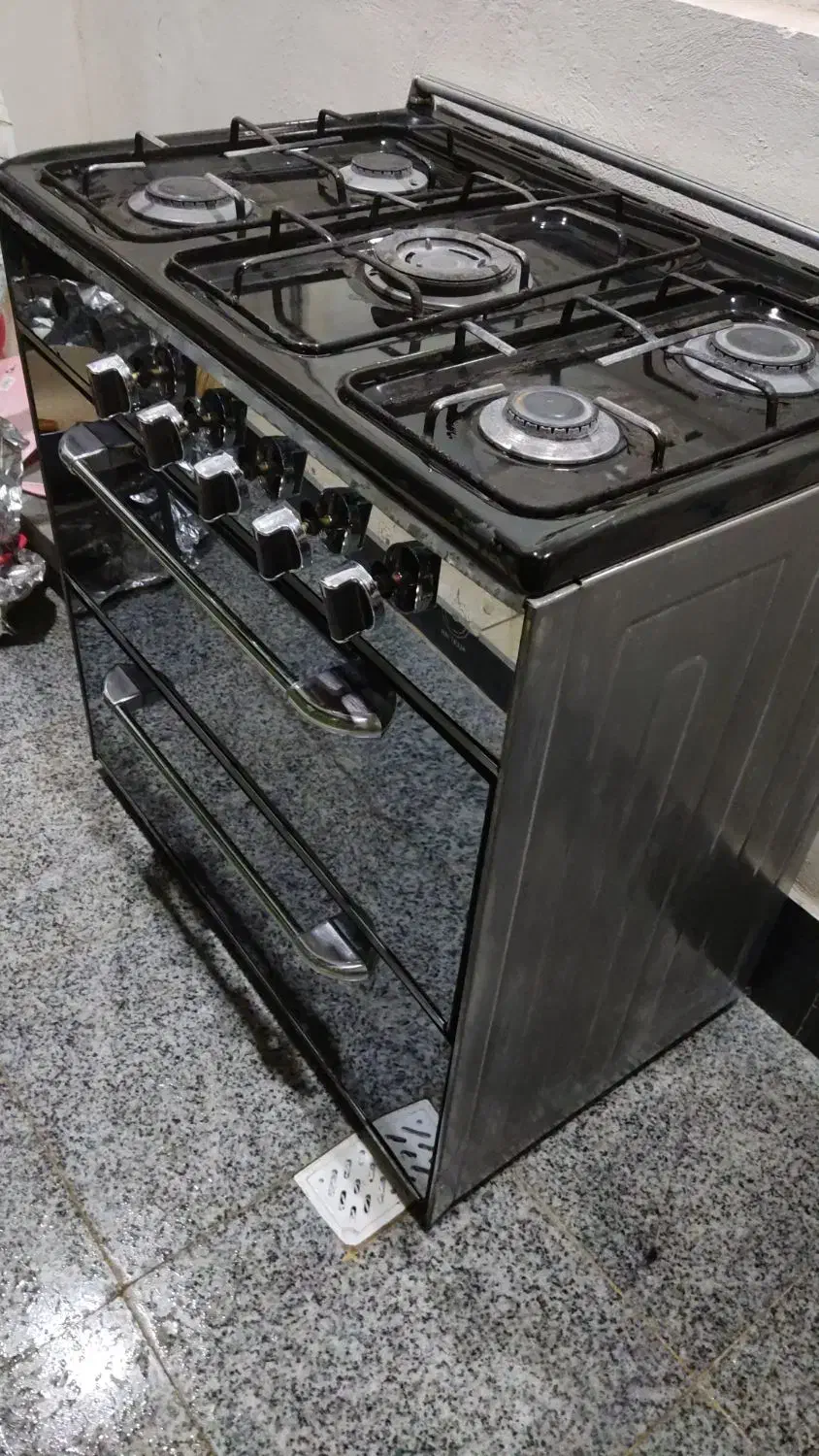 گاز پنج شعله کاملا سالم|اجاق گاز و لوازم برقی پخت‌وپز|شیراز, سرو|دیوار