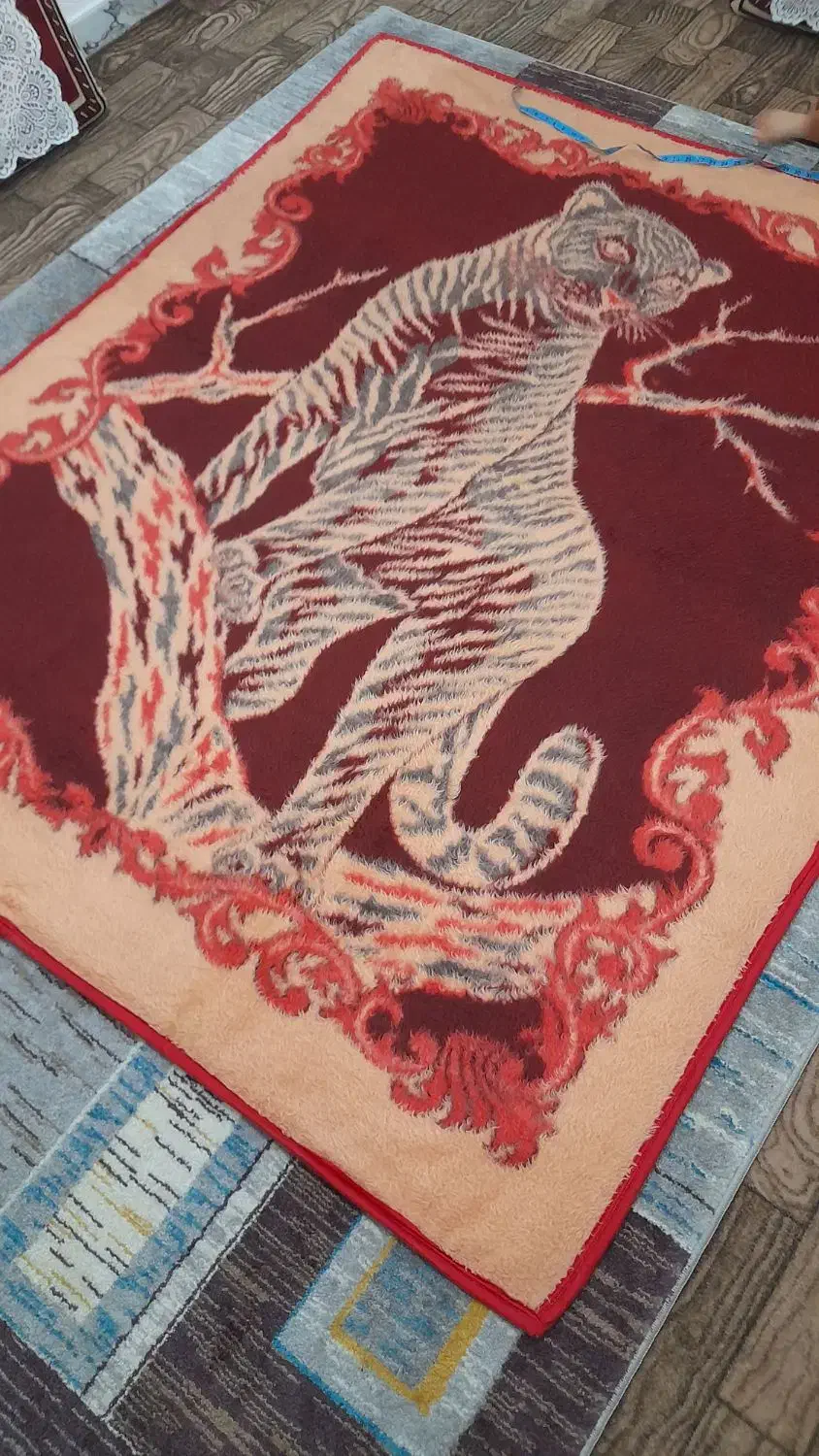 تعدادی پتو نو استفاده نشده|رختخواب، بالش، پتو|طاهرگوراب, |دیوار