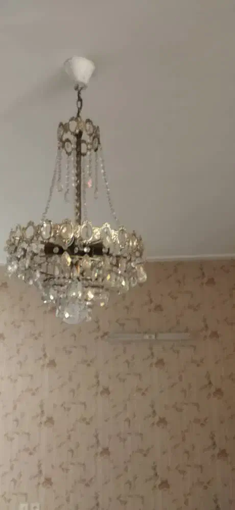 سه عدد لوستر|لوستر و چراغ آویز|شیراز, لاله|دیوار