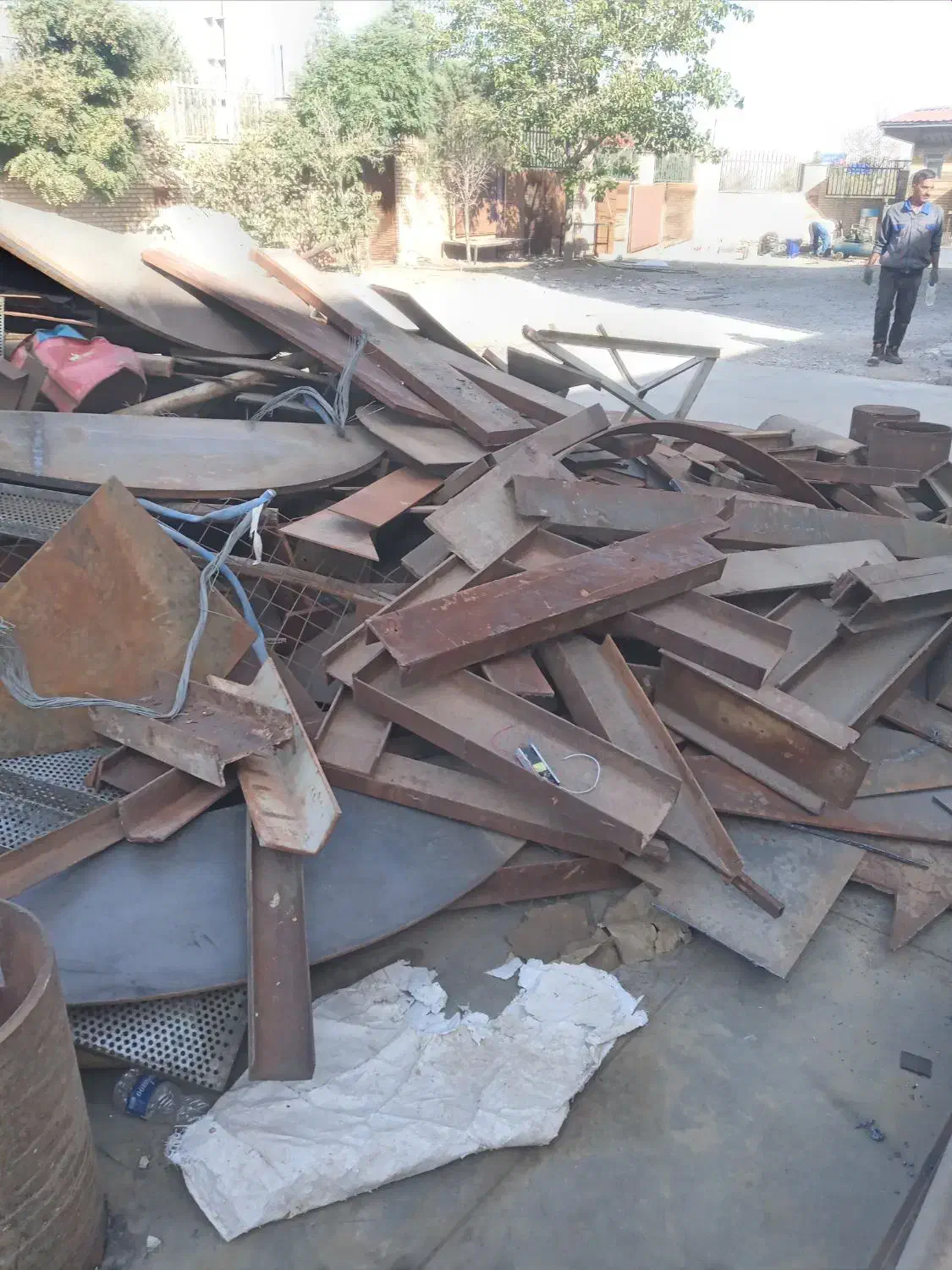 ضایعات|عمده‌فروشی|هشتگرد, شهرک بعثت|دیوار