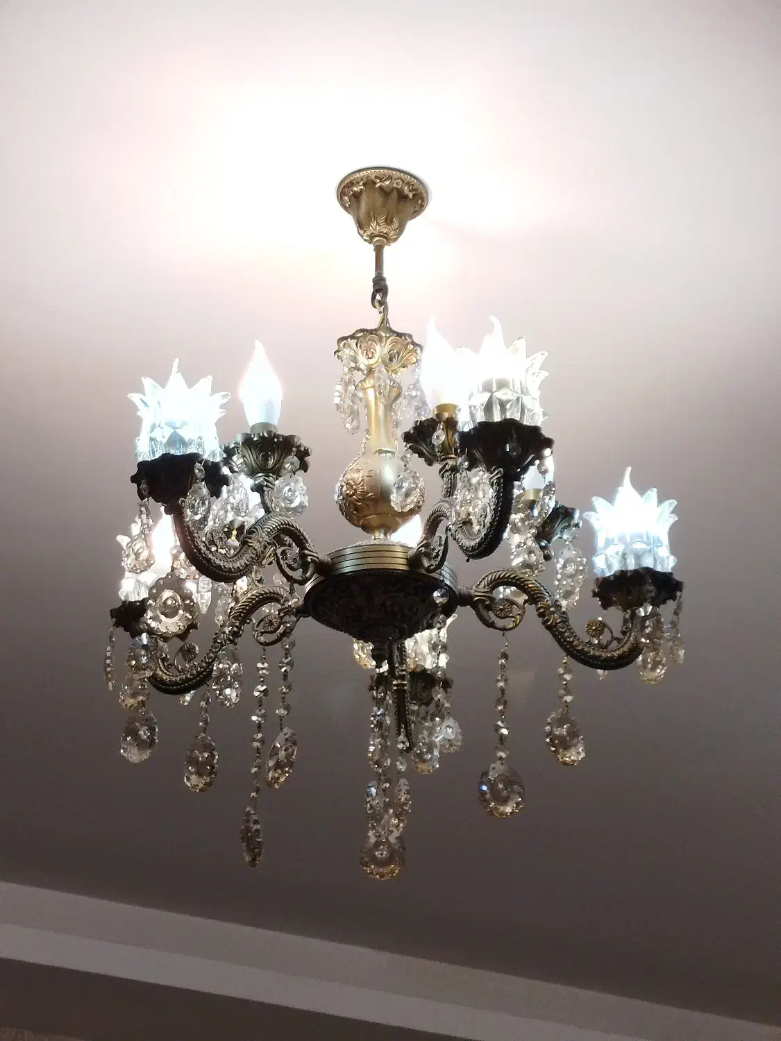 لوستر برنزی در حد نو|لوستر و چراغ آویز|تبریز, |دیوار