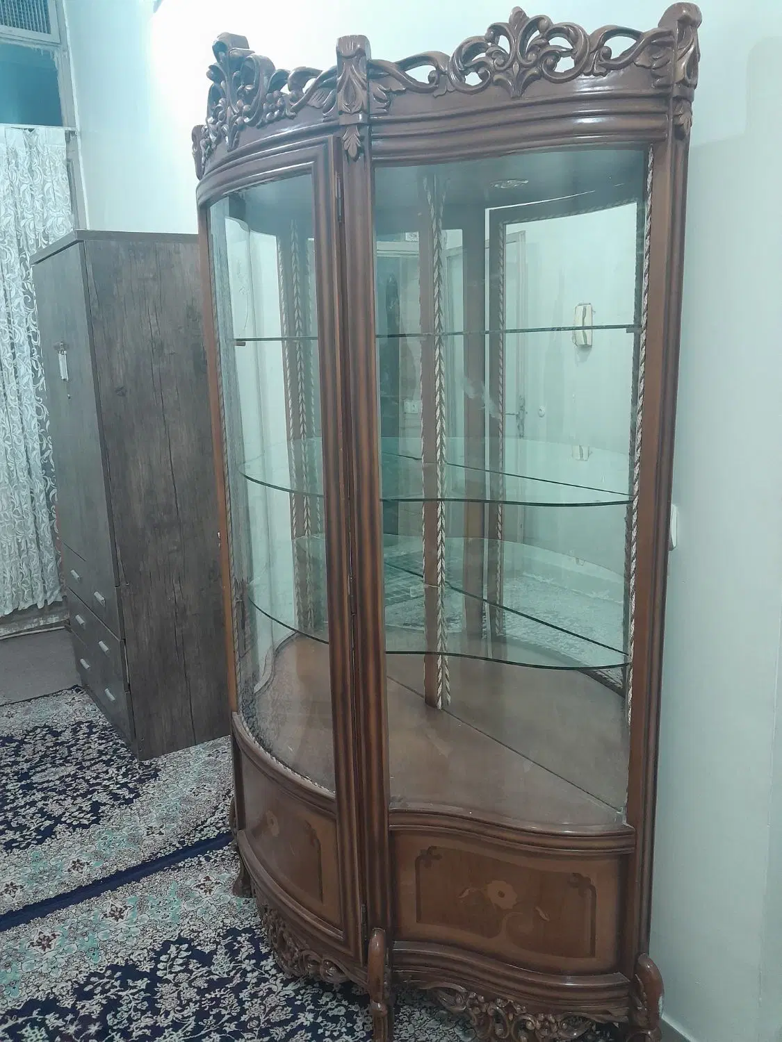 ببوفه کاملا سالم بدون هیچ گونه شکستکی|بوفه، ویترین، کنسول|تهران, سیزده آبان|دیوار