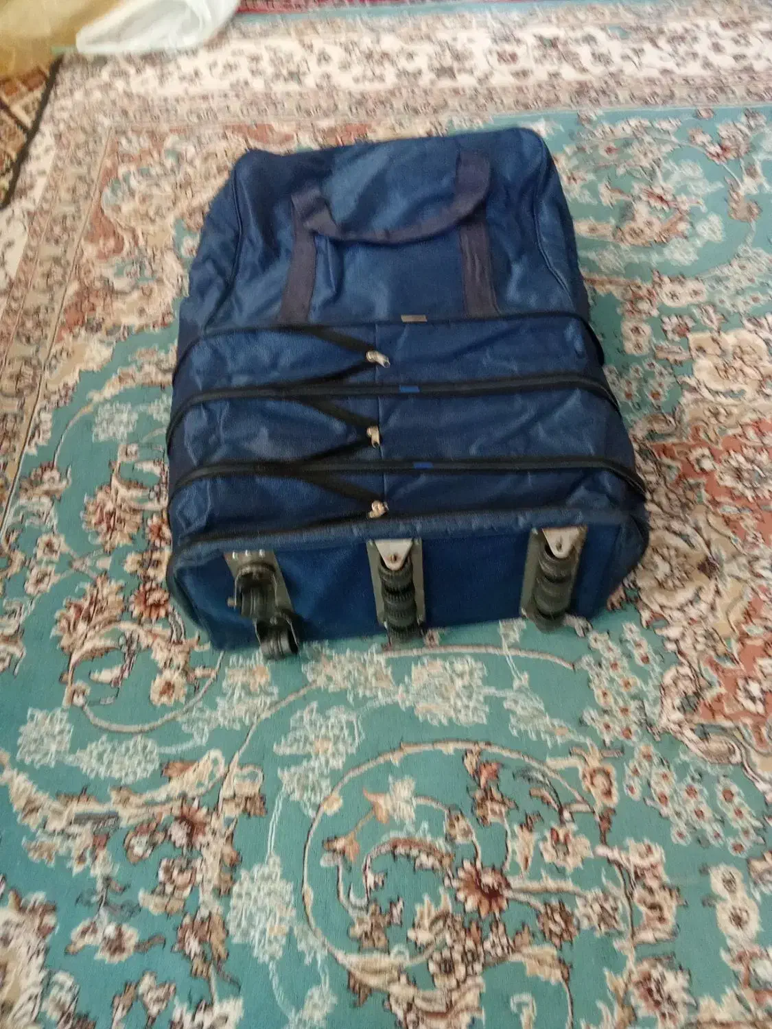 کیف بزرگ|کیف، کفش، کمربند|قنوات, |دیوار