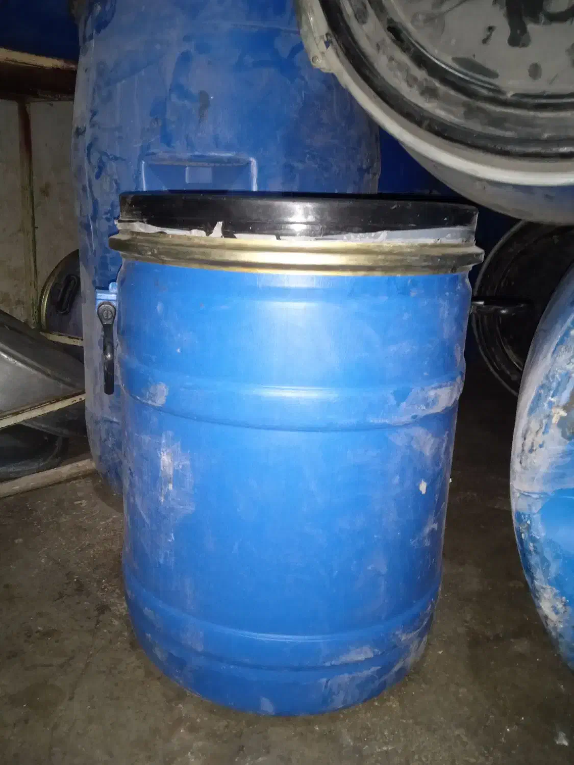 بشکه های 250لیتر و 70لیتر و50لیتر درب طوق|عمده‌فروشی|ایذه, |دیوار