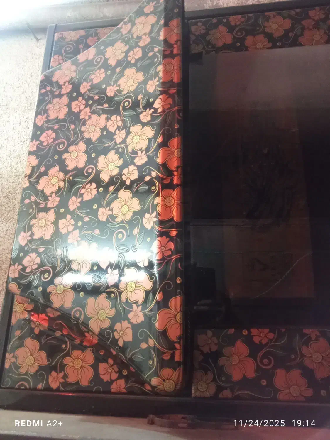 بخاری شومینه ای در حد بزرگ|بخاری، هیتر، شومینه|آفتاب, |دیوار