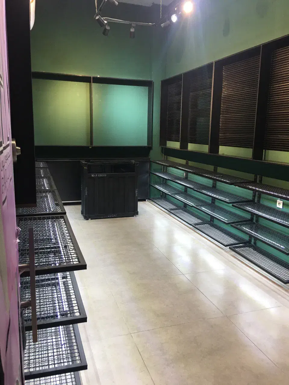 قفسه توری|کتابخانه، شلف، قفسههای دیواری|اندیشه, اندیشه فاز ۳|دیوار