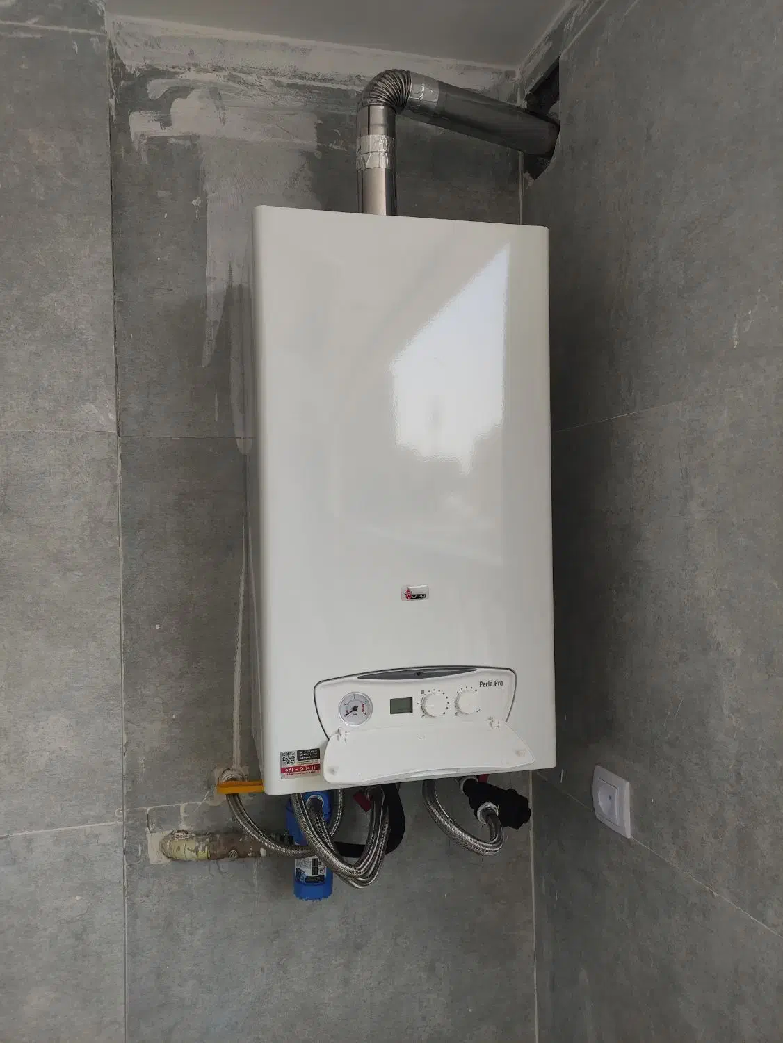 پکیج . رادیاتور . ابگرمکن . تصفیه اب . بخاری|آبگرمکن، پکیج، شوفاژ|نسیم‌شهر, |دیوار