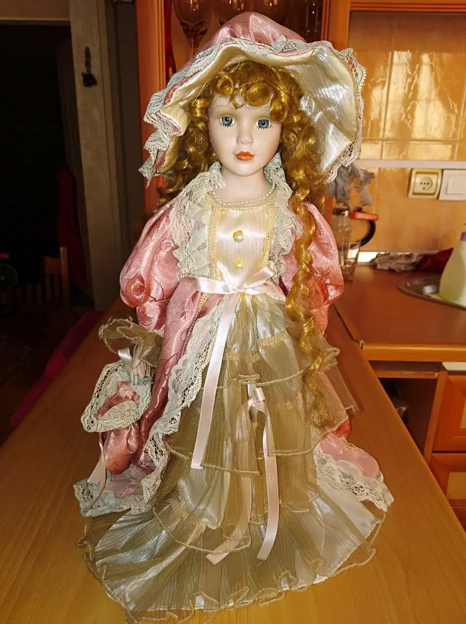 تزئینی و دکوری|اسباب‌بازی بچه|ری, علایین|دیوار