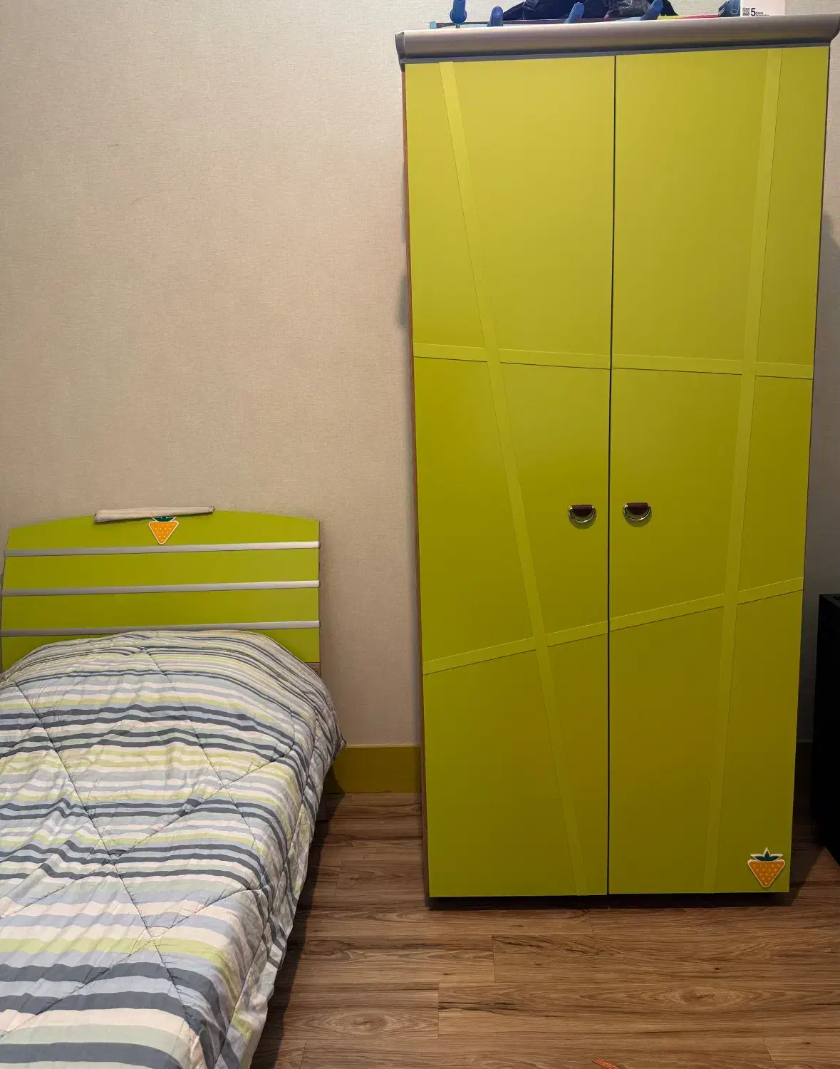 تخت و کمد|تخت و سرویس خواب|رفسنجان, |دیوار