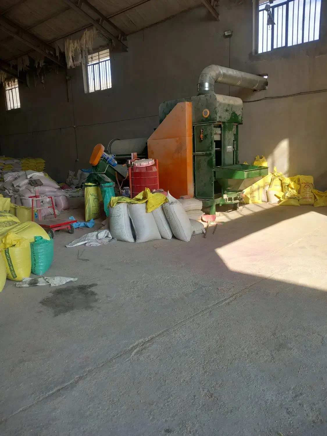 خدمات بوجاری محصولات کشاورزی و جو خارجی آسیابی|خدمات باغبانی و درختکاری|بروجرد, |دیوار