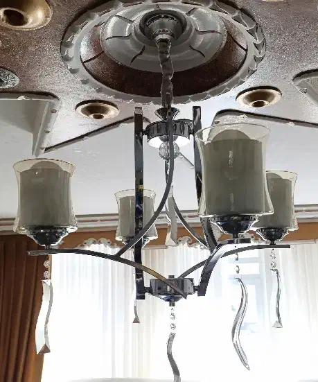 لوستر ۴ شاخه|لوستر و چراغ آویز|شاهین‌شهر, گرگاب|دیوار