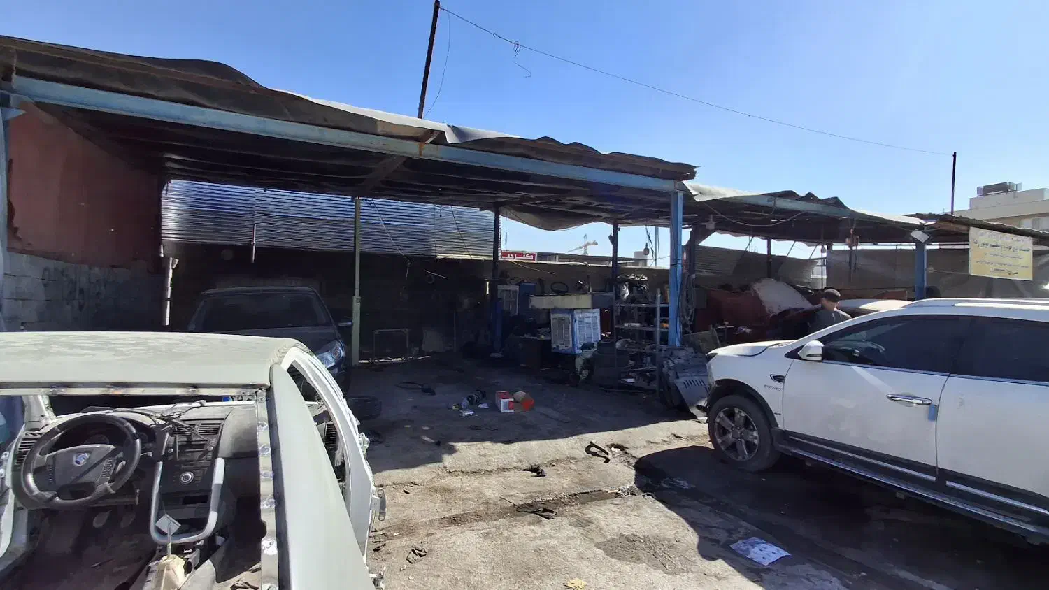 اجاره دهنه گاراژ مکانیکی جلوبندی صافکاری|اجارهٔ مغازه و غرفه|شیراز, محمدیه|دیوار