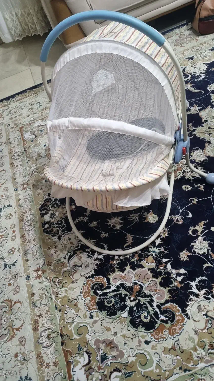 گهواره آکبند|تخت و صندلی بچه|پرند, فاز ۴|دیوار