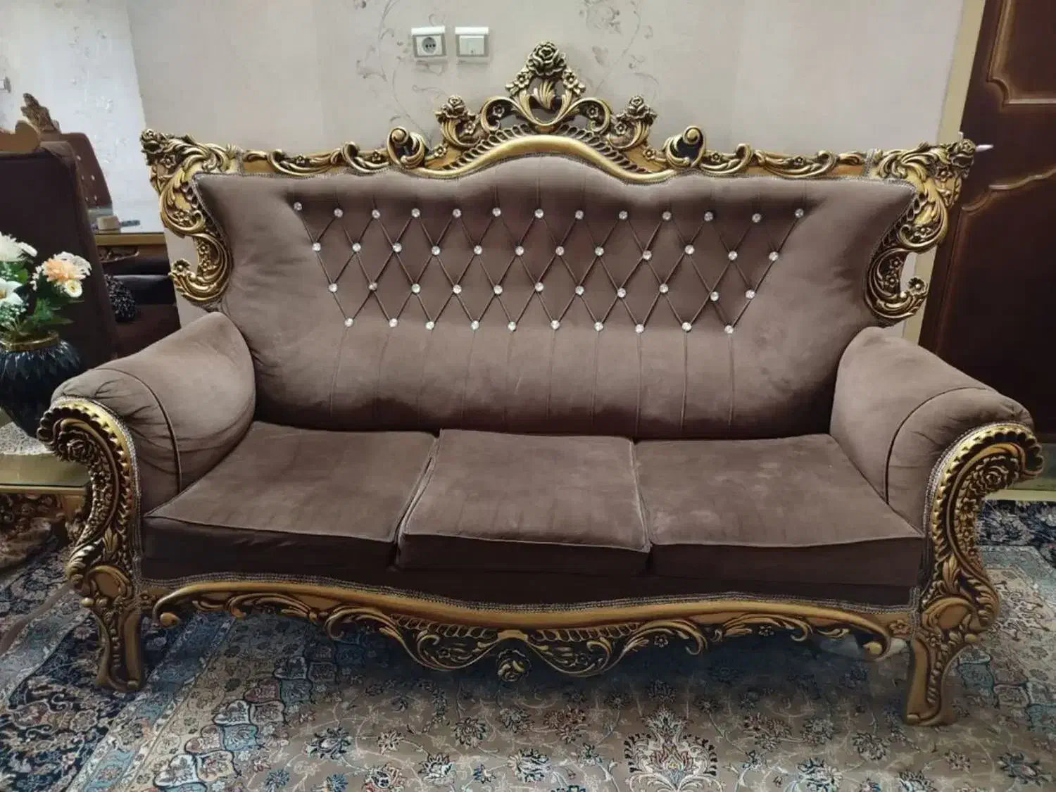 فروش یک دست مبل سلطنتی همراه با سرویس ناهار خوری|مبلمان خانگی و میز عسلی|دامغان, |دیوار