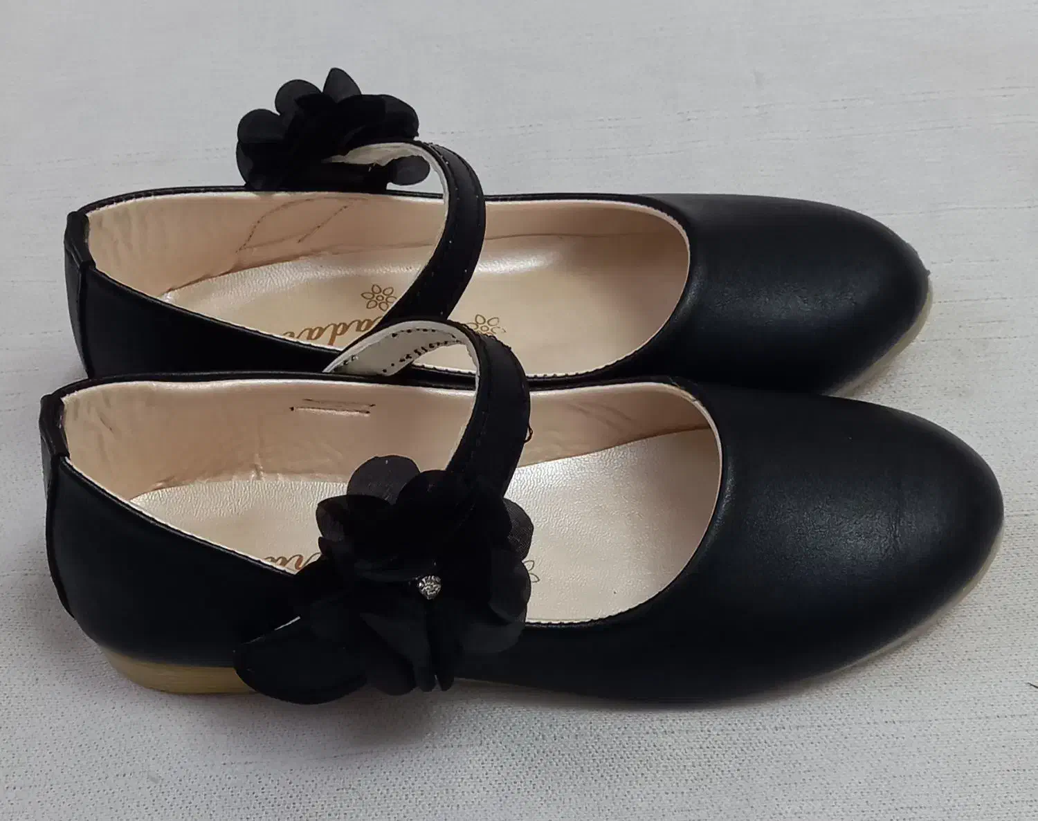 کفش دخترانه مشکی سایز ۳۵ سالم بدون ایراد|کیف، کفش، کمربند|رامسر, |دیوار