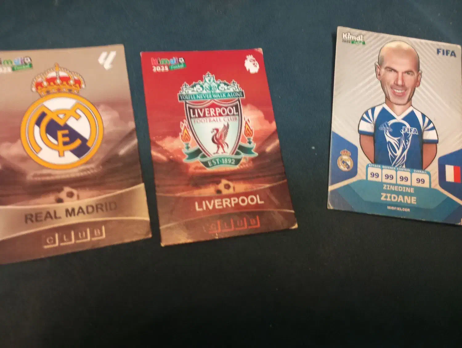 زیدانم سالمه|اسباب‌‌بازی|ری, سرتخت|دیوار