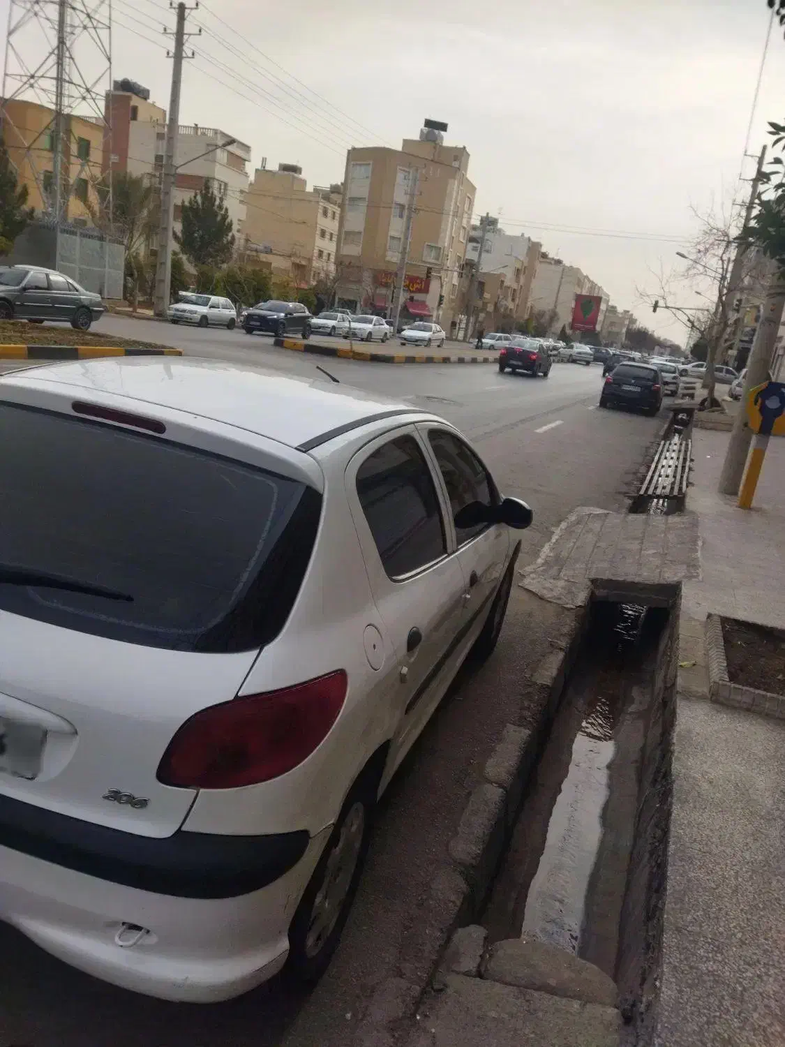 فروش پژو ۲۰۶ تیپ ۲ سال ۹۲|خودرو سواری و وانت|شیراز, ریشمک|دیوار