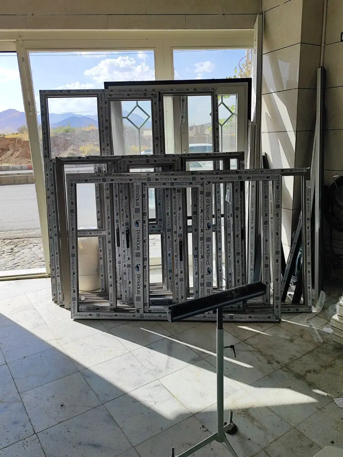 درب وپنجره یوپی وی سی دوجداره|مصالح و تجهیزات ساختمان|قروه, |دیوار