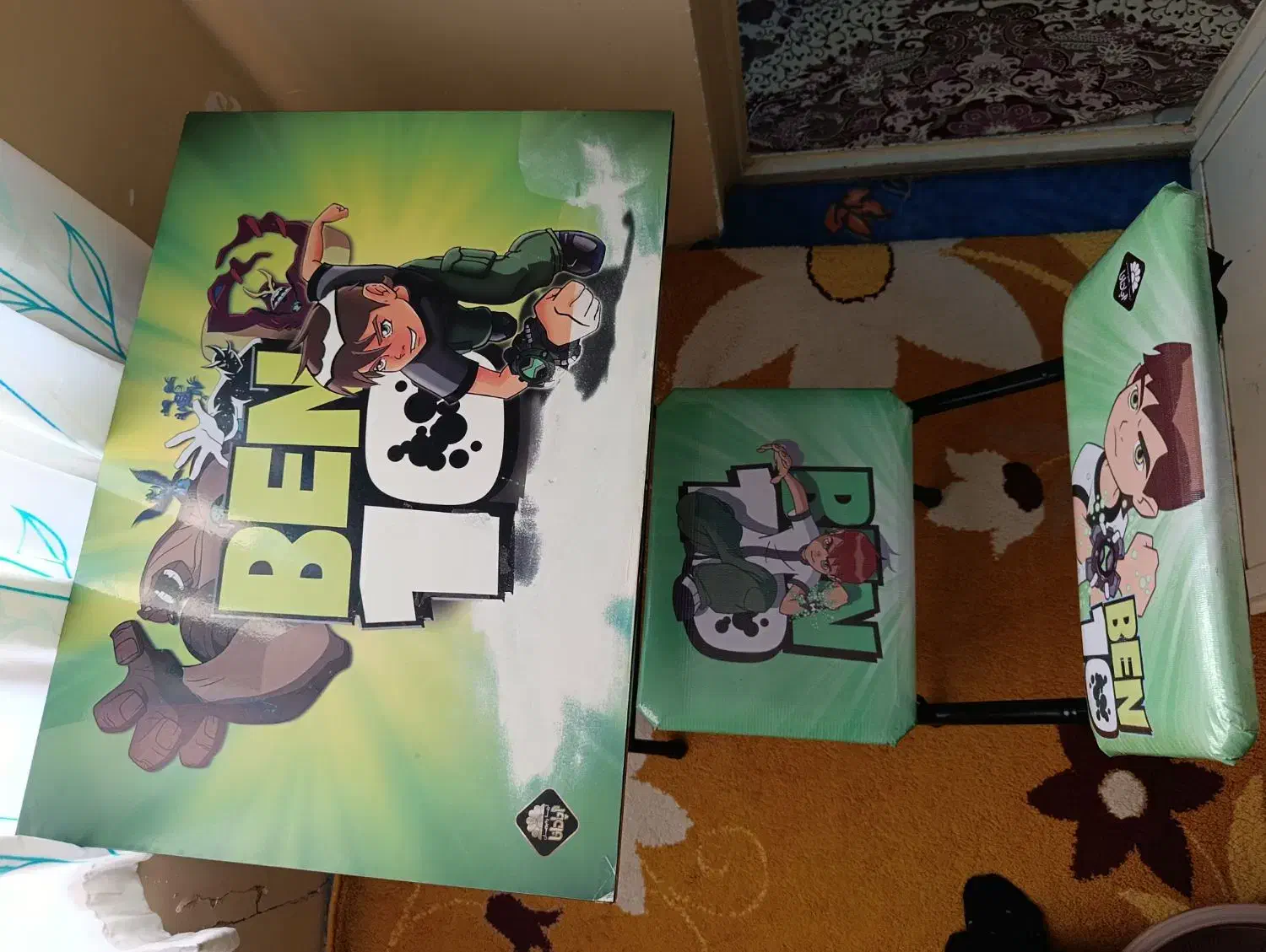 میزتحریر|میز تحریر و کامپیوتر|میانه, |دیوار