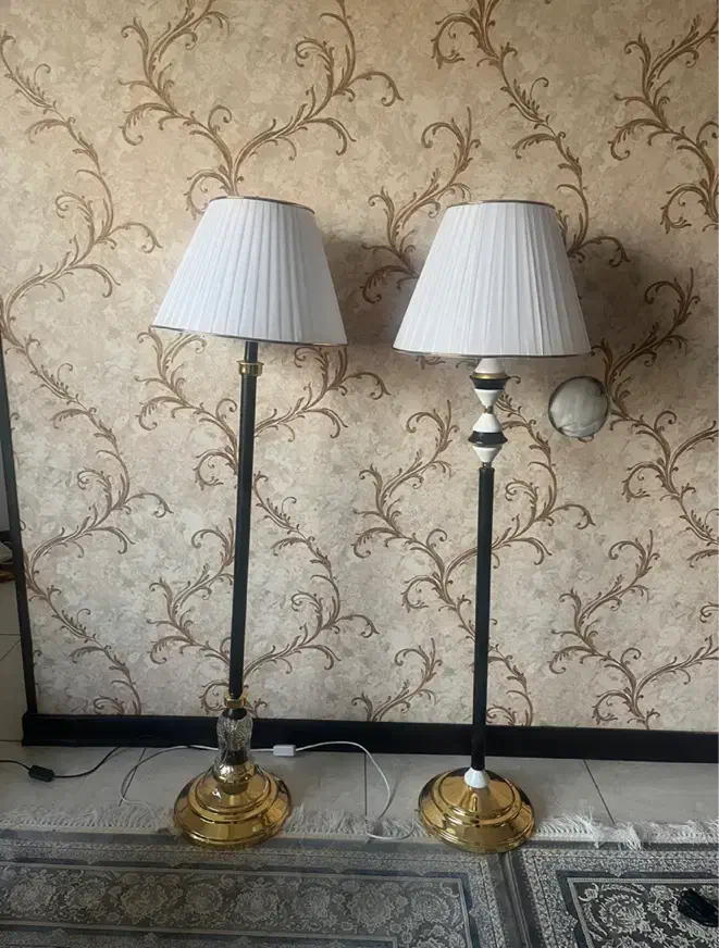 اباژور ایستاده|چراغ خواب و آباژور|شیراز, ریشمک|دیوار