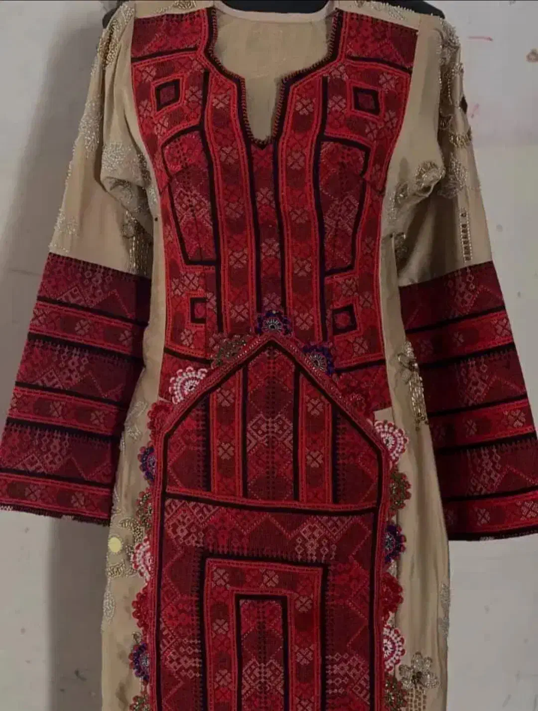 خیاطی بلوچی دوزی|لباس|خاش, |دیوار