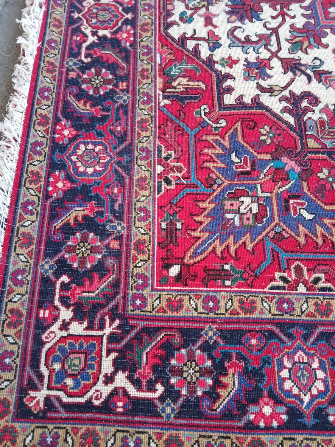 6 متری زمینه سفید|فرش|چهاربرج, |دیوار