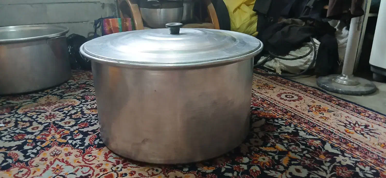 دیگ روحی قدیمی|ظروف پخت‌وپز|اصفهان, شاهد|دیوار