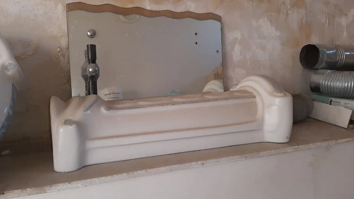 روشویی سالم چینی اصل|لوازم سرویس بهداشتی|ماهدشت, |دیوار