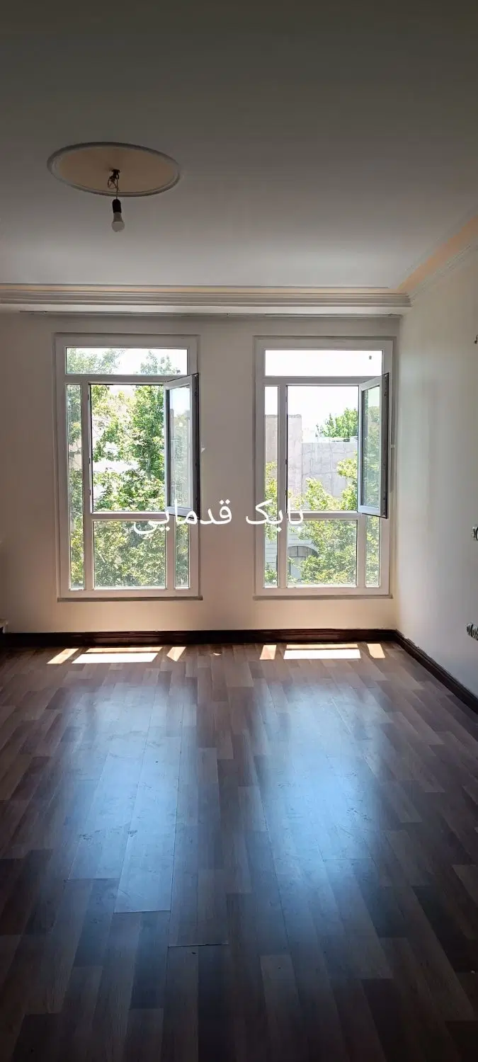 ۱۰۵ متری/آفتاب گیر /بلوار ارم/باغ سیب/مهرشهر - Ansicht 2