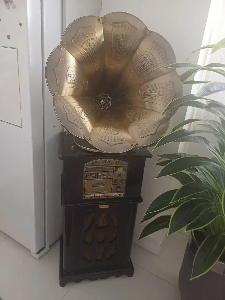 گرامافون|کلکسیون اشیاء عتیقه|تهران, فلاح|دیوار