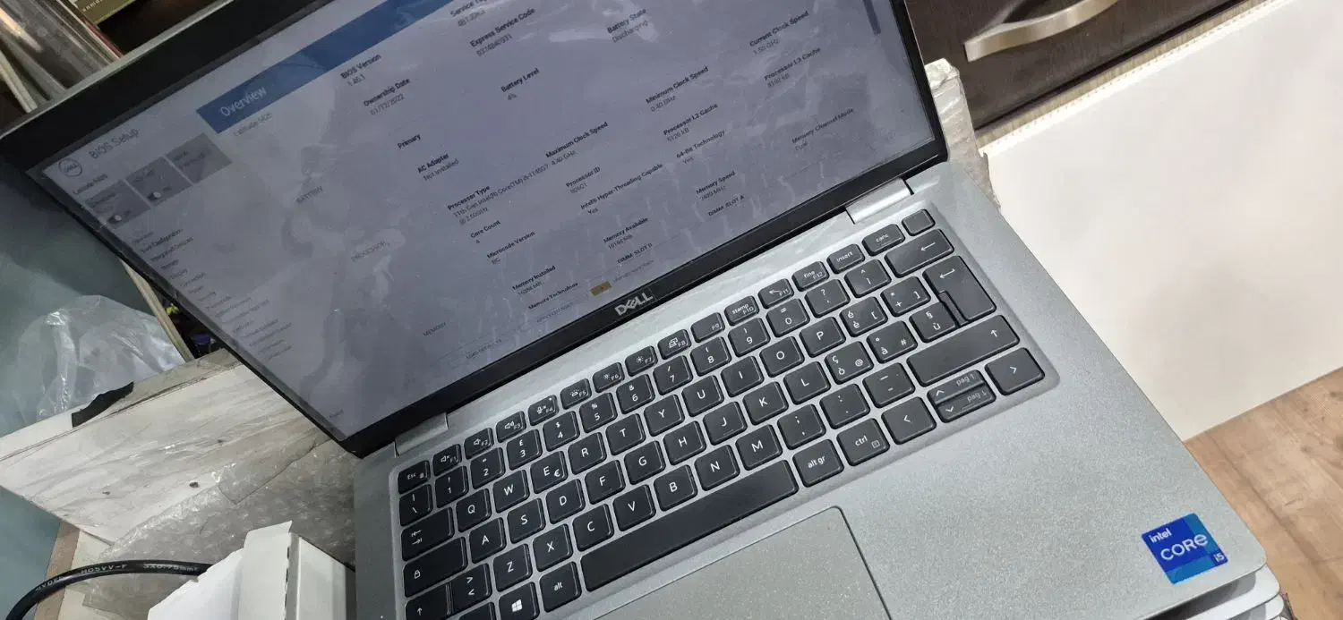 dell|رایانه همراه|تهران, فلسطین (میدان انقلاب)|دیوار