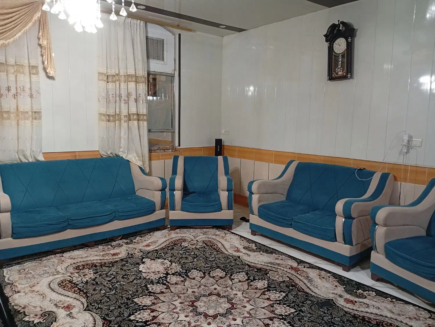 یک دست مبل راحتی هفت نفره|مبلمان خانگی و میز عسلی|گلپایگان, |دیوار