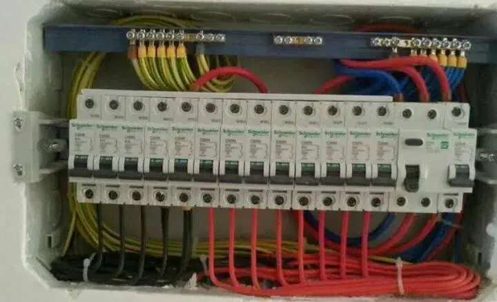 برقکار برقکشی برق کار نورپردازی رفع اتصالی|خدمات پیشه و مهارت|همدان, |دیوار