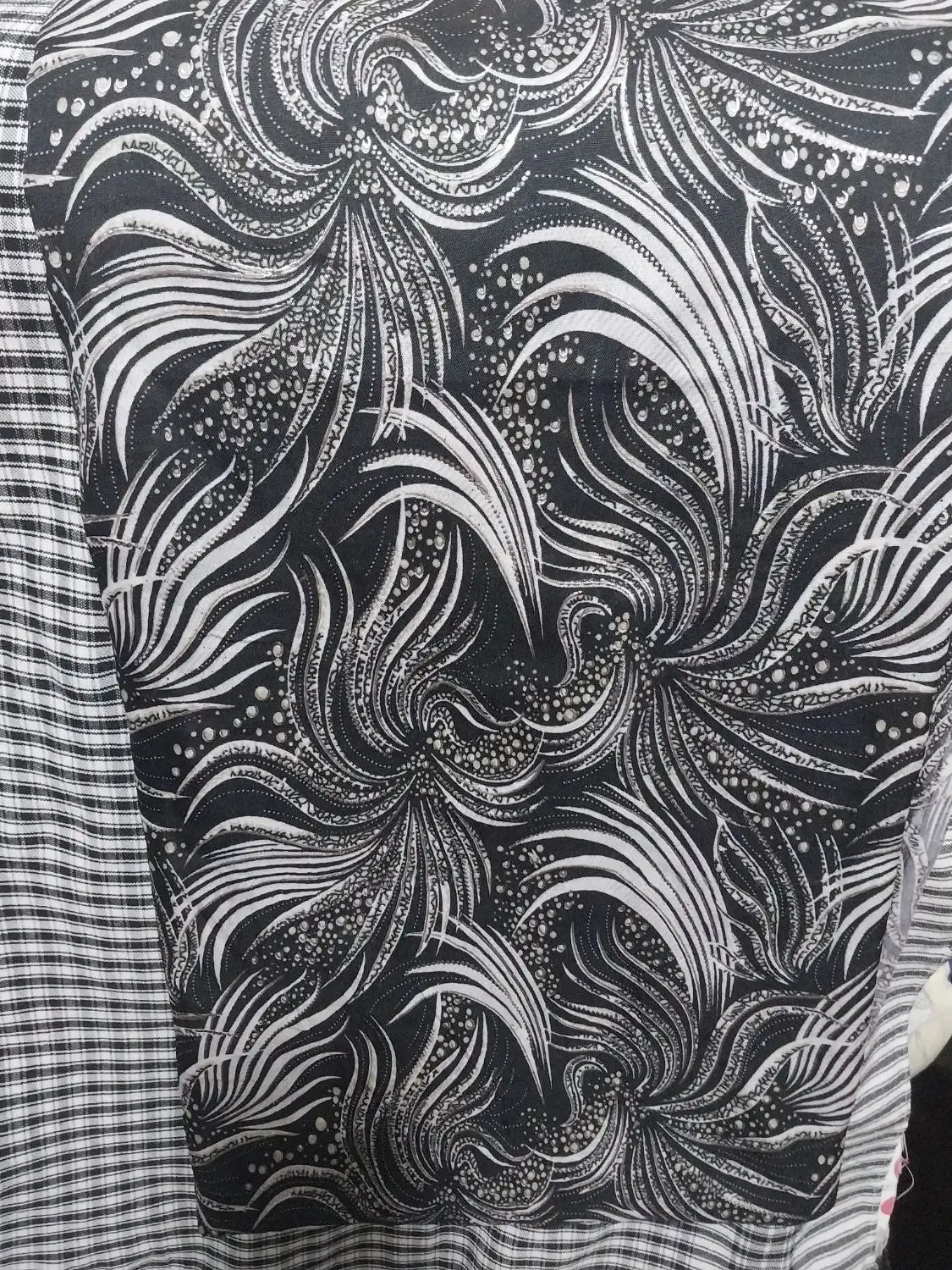 ۶ متر چادر نخی بسیار زیبا|لباس|قائم‌شهر, |دیوار