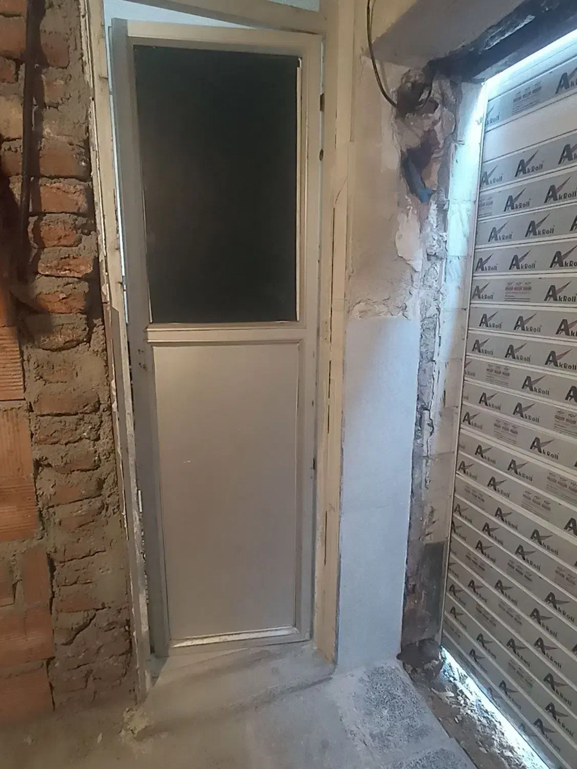 درب آلومینیومی حمام|مصالح و تجهیزات ساختمان|اردبیل, |دیوار