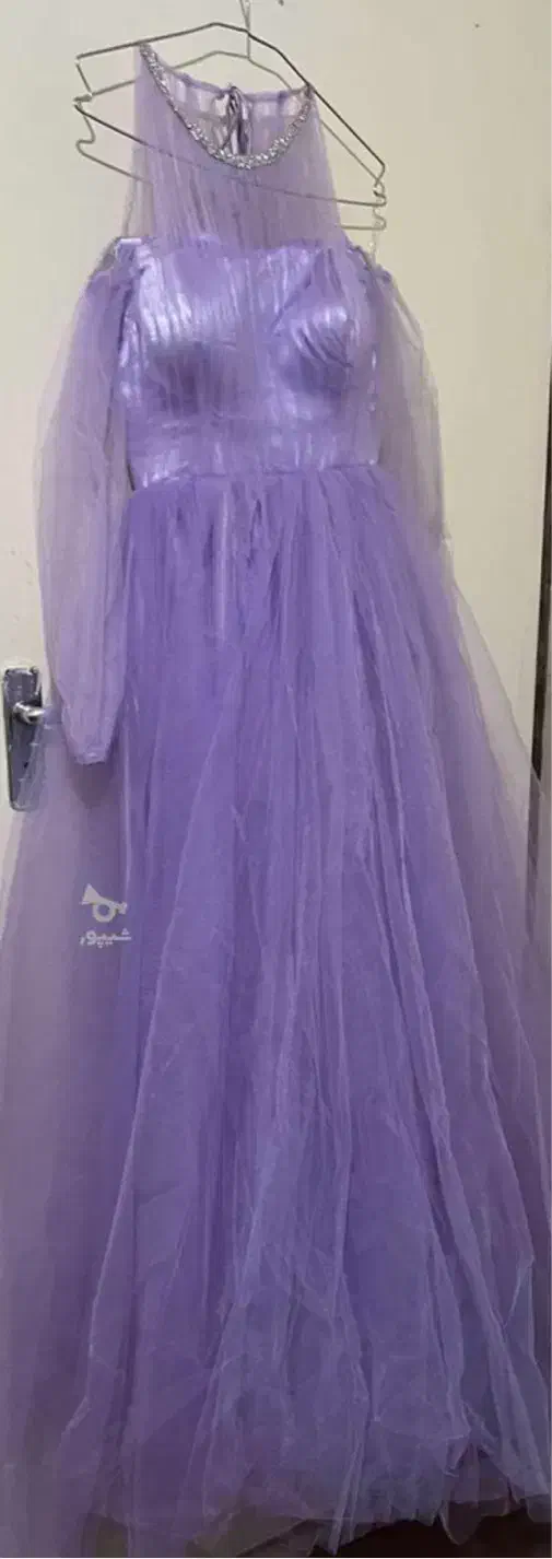 لباس مجلسی|لباس|بندر انزلی, استادیوم|دیوار